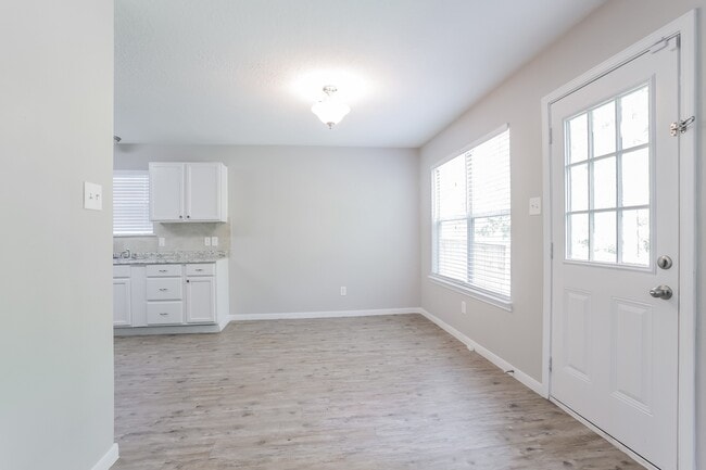 Building Photo - 2911 Cypress Island Dr