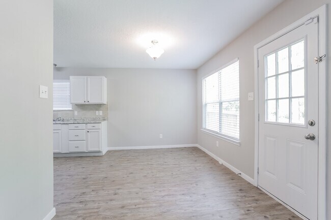 Foto del edificio - 2911 Cypress Island Dr