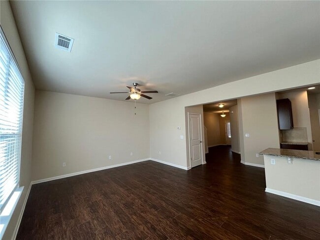 Building Photo - 367 Highland Pointe Cir E