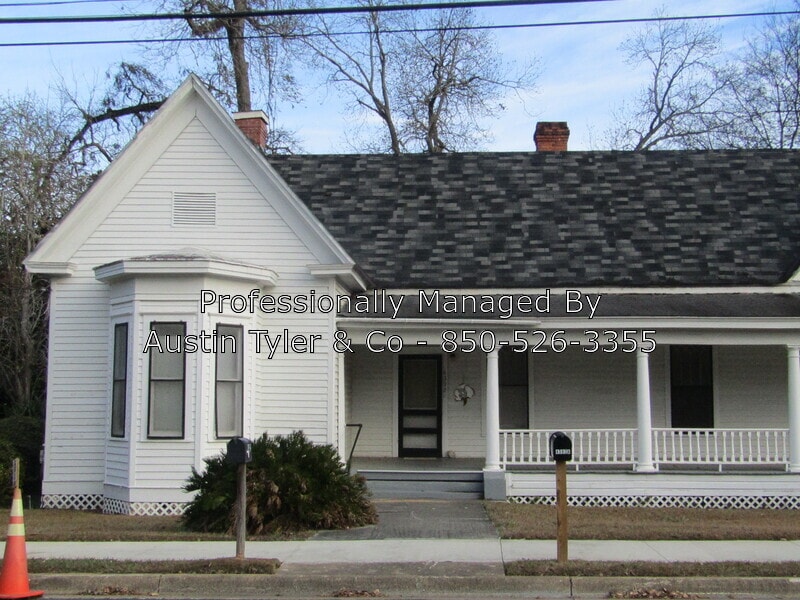 4392 Clinton St, Marianna, FL 32446 Condo for Rent in Marianna, FL