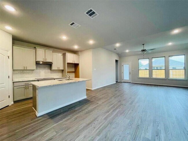 Foto del edificio - 635 Windbrook Dr