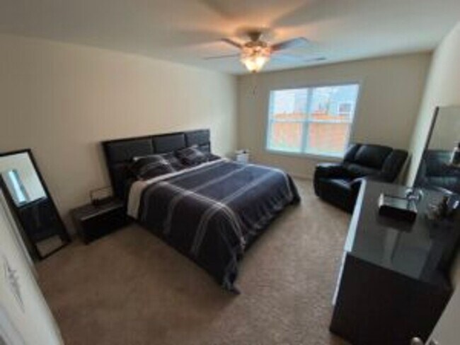 Foto del edificio - 616 Legacy Park Ct