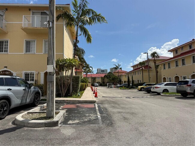 Foto del edificio - 2032 NE 167th St