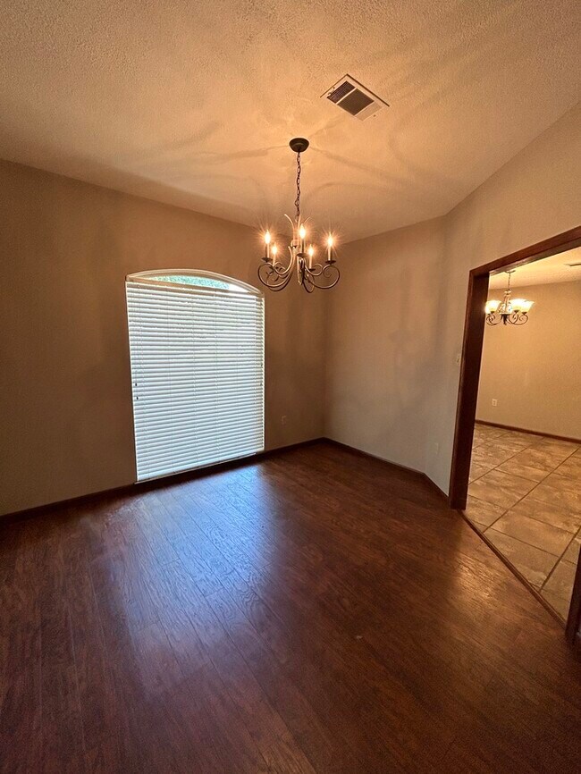 Building Photo - 804 Drake, Conway, AR 72034