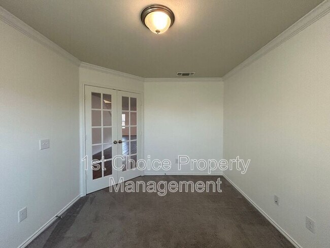 Foto del edificio - 4640 Greyberry Dr