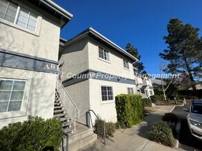 Building Photo - 1039 Southwood Dr