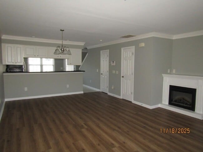 Foto del edificio - 4128 Horseshoe Rd N