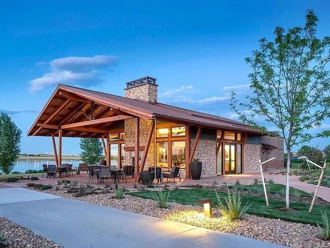 Building Photo - 4190 S Park Dr