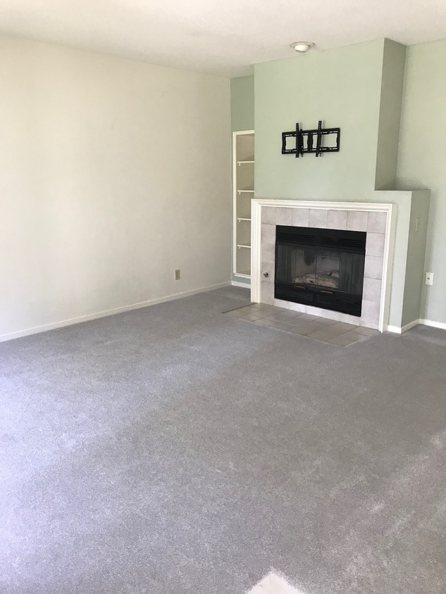 Foto principal - 826 Boardwalk Pl