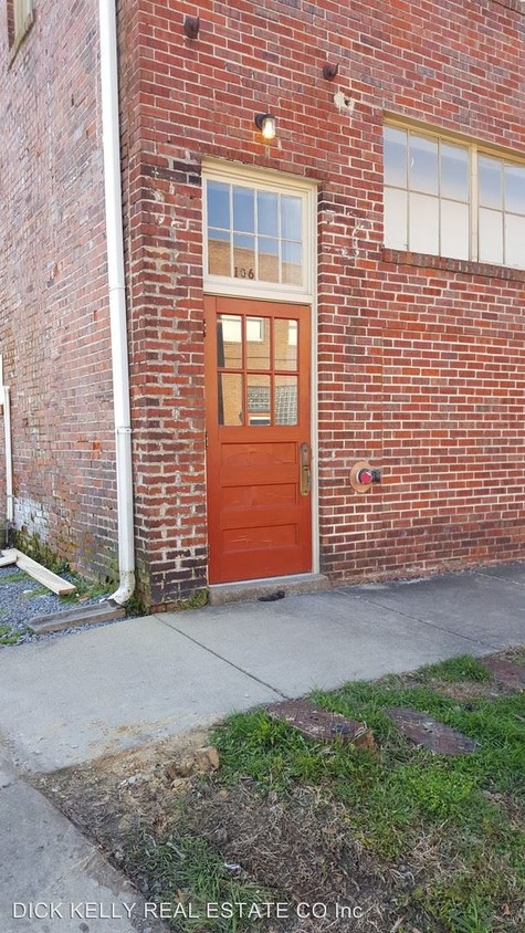Primary Photo - 106 Franklin St