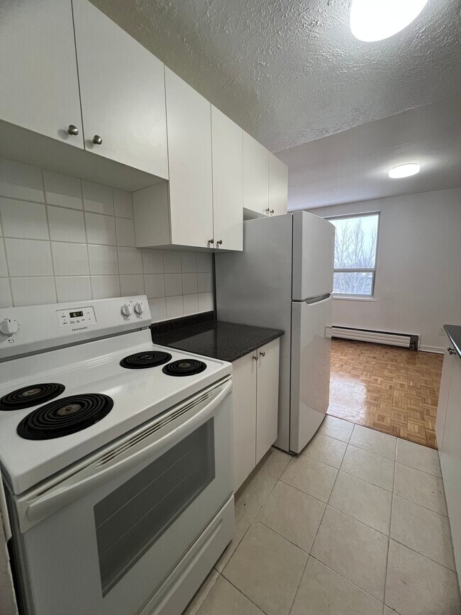 Photo du bâtiment - 1535 Birchmount Rd