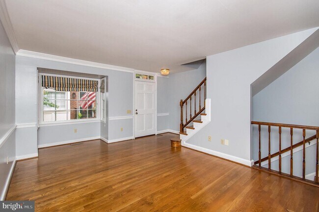 Foto del edificio - 818 Bashford Ln