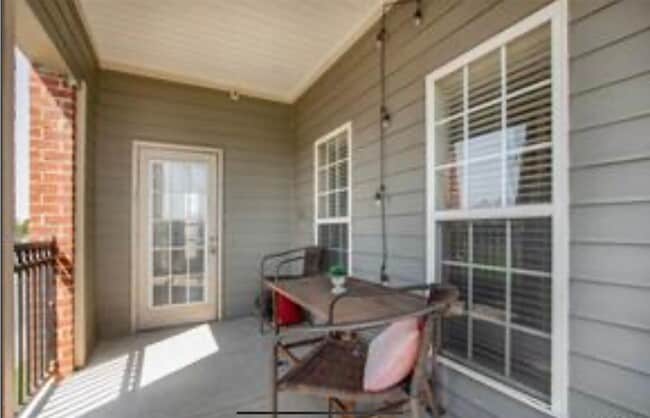 Foto del edificio - Furnished 3 bed, 3 bath Houndstooth Condo available Fall 26