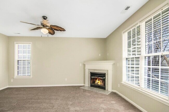 Building Photo - 2441 Sapphire Valley Dr