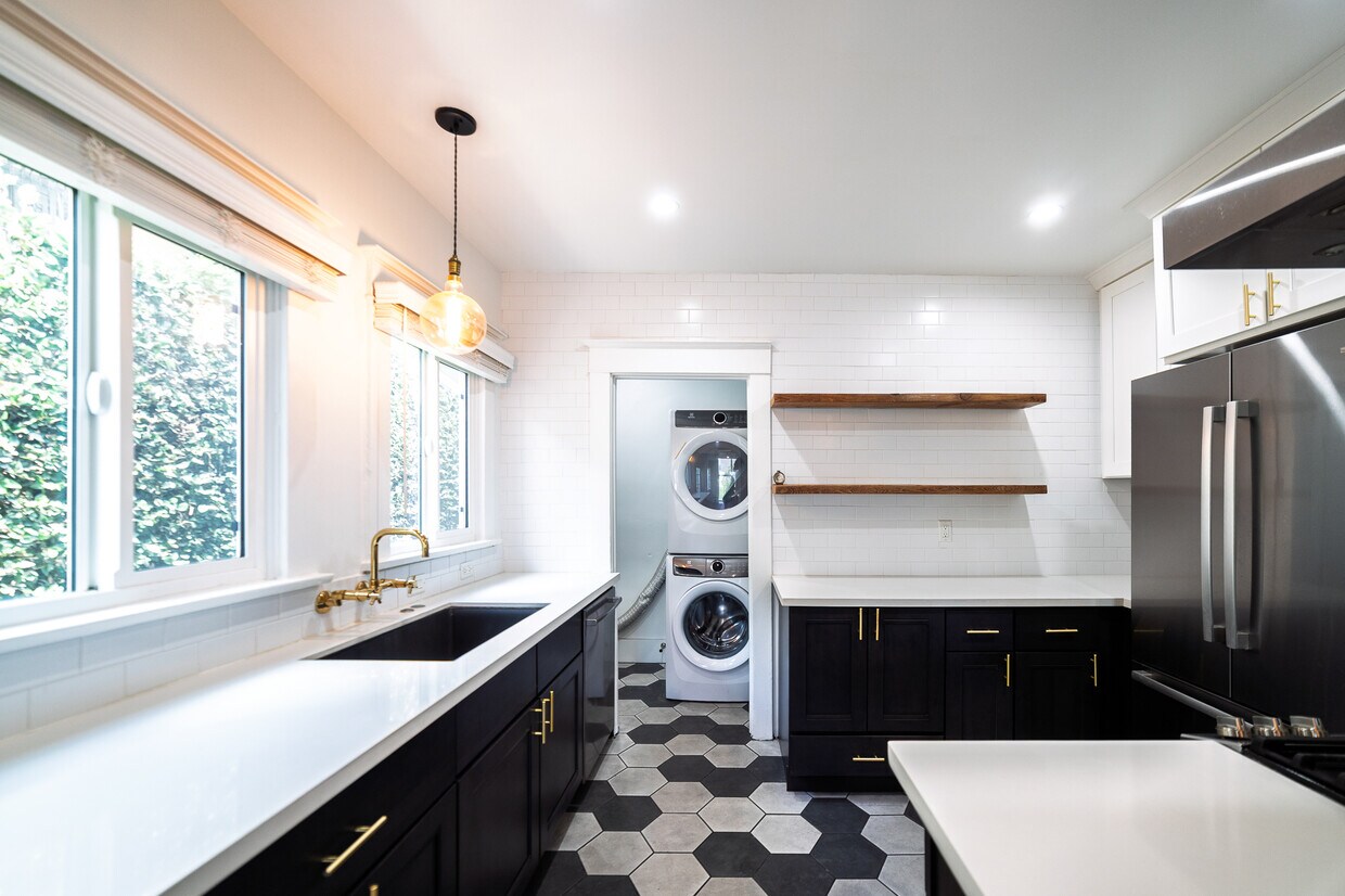 Foto principal - 1020 N Kingsley Dr