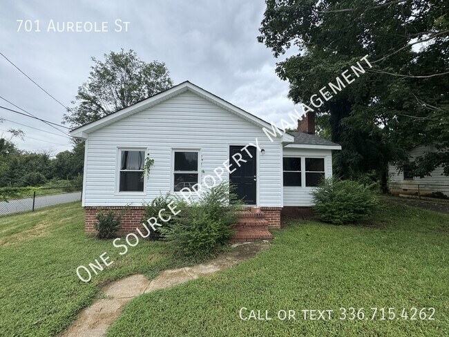 Building Photo - 701 Aureole St