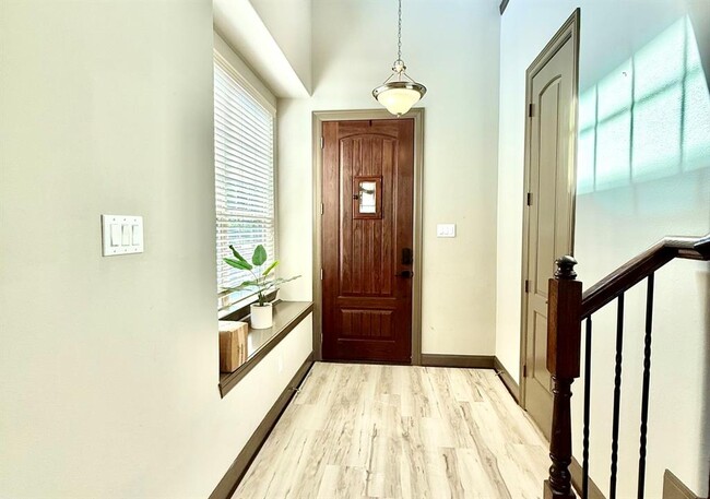 Building Photo - 7 Aventura Pl