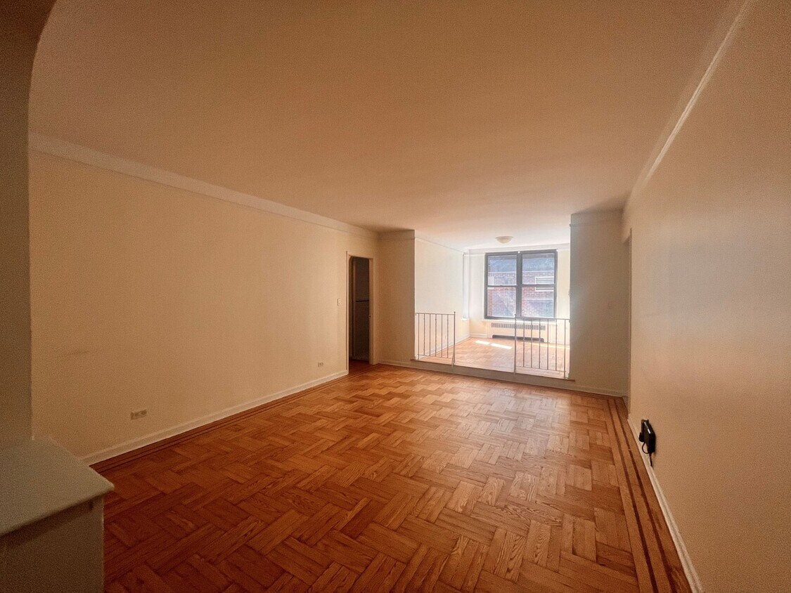 Foto principal - 124 E 24th St