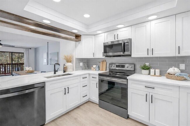 Foto del edificio - 9613 Tara Cay Ct