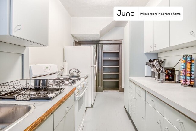 Foto del edificio - Room in Shared 5 bed/2 bath home in Woodley Park