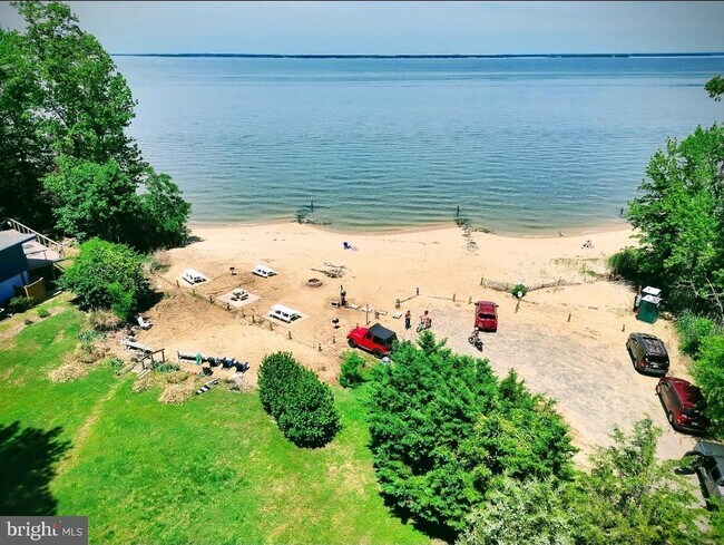 Building Photo - 2492 N Independence Dr