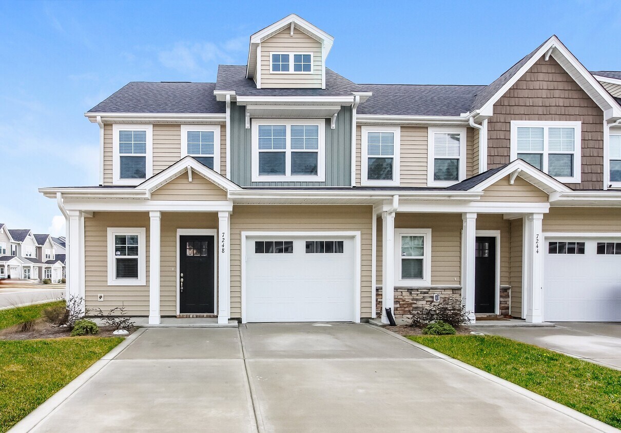 Foto principal - 7248 Bellacroft Dr