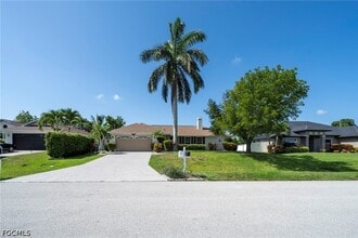 Building Photo - 920 SW 28th Terrace