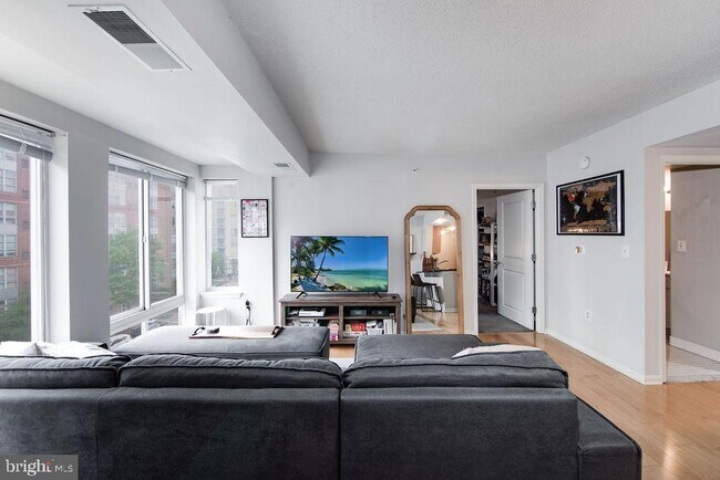Foto del edificio - 1225 13th St NW