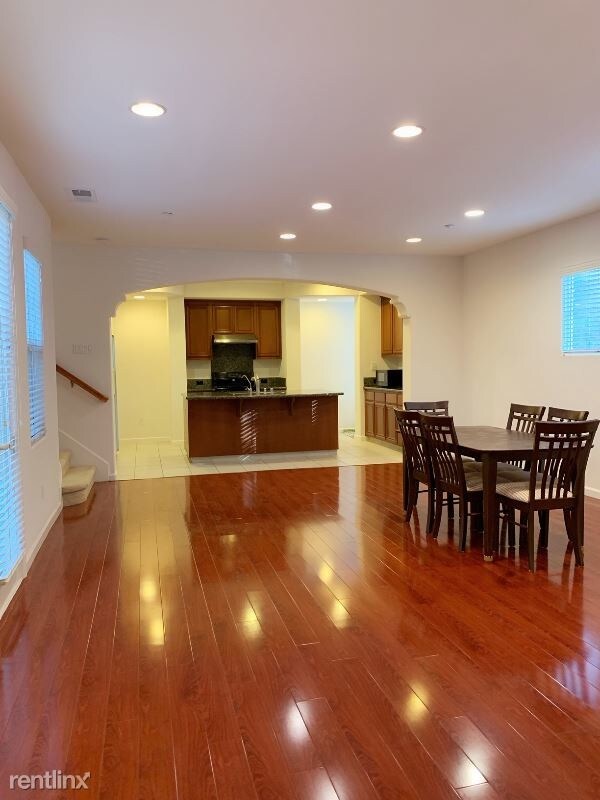 Primary Photo - 3 br, 3 bath Townhome - 7824 Stoneleaf Rd