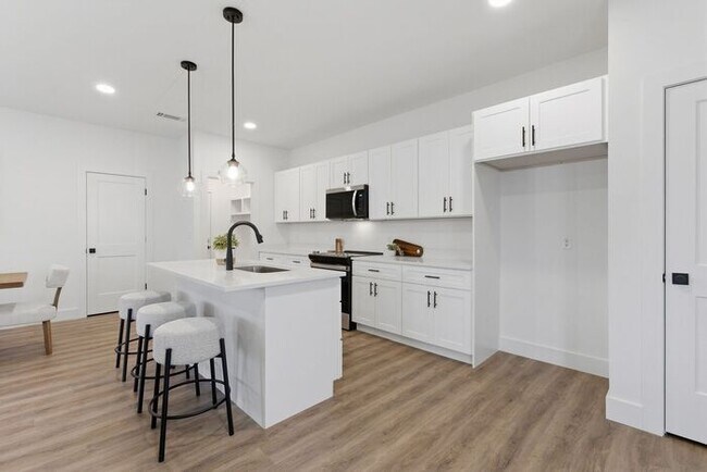 Foto del edificio - Brand New Home in Old Hickory - Golf Course Views - Pet Friendly