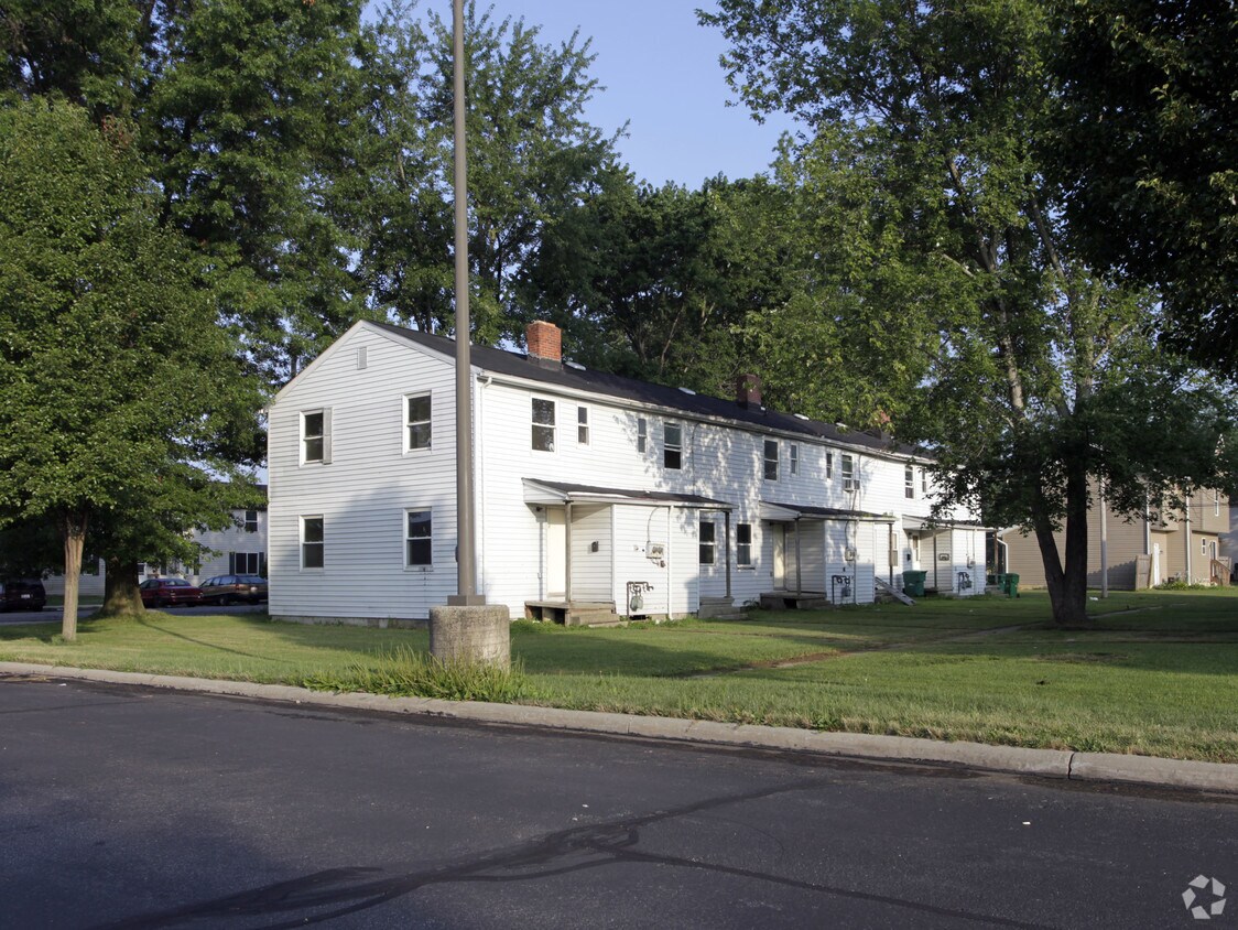 Building Photo - 9038-9042 Maple Grove Rd