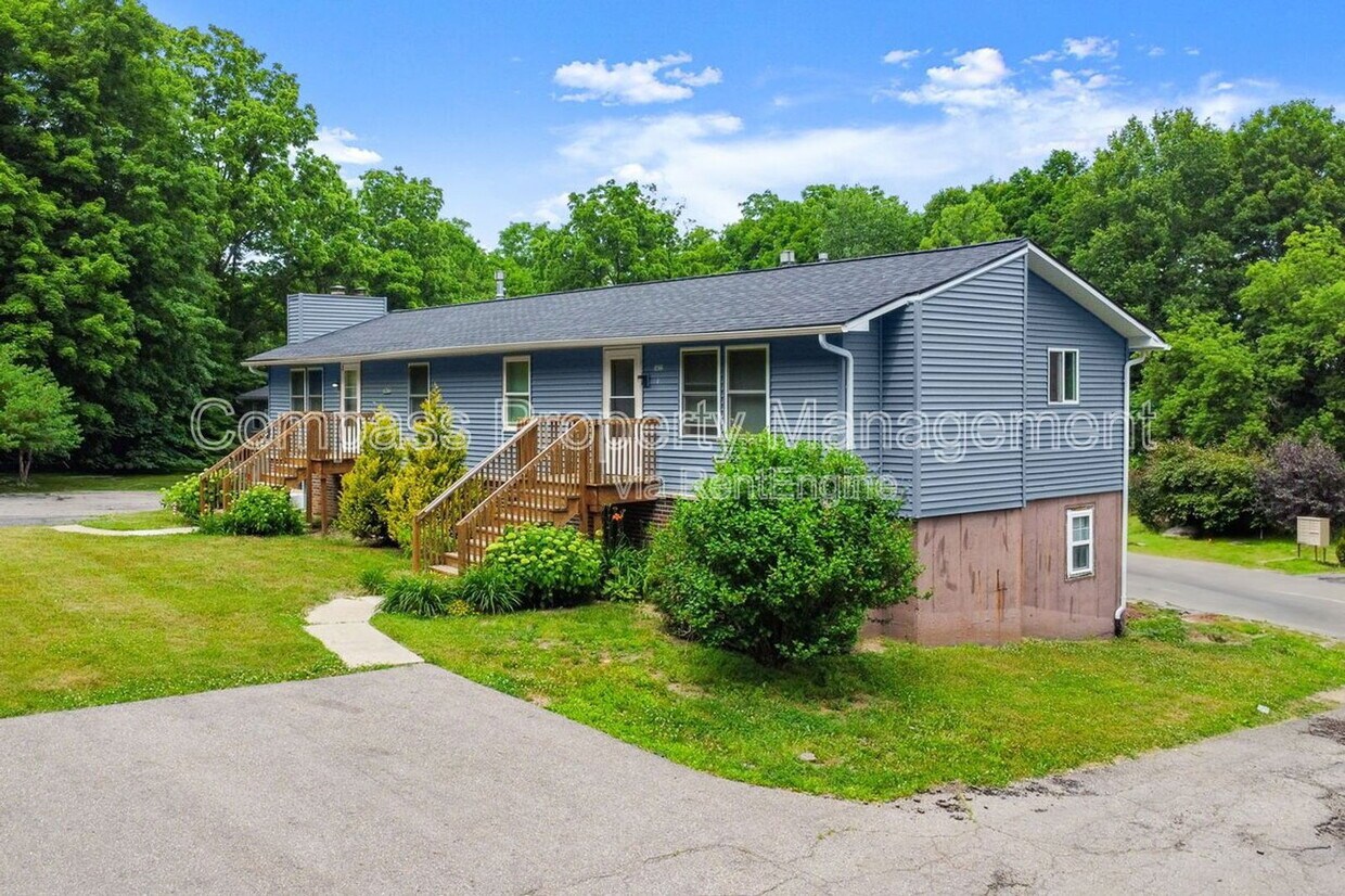 Foto principal - 3630 Douglas Ave