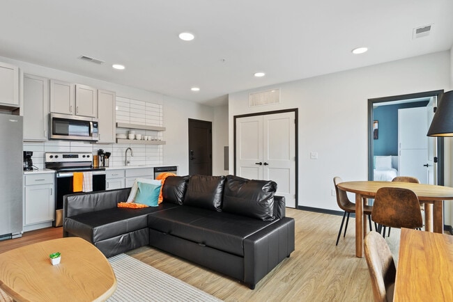 Building Photo - 423 E Michigan St