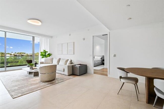 Photo - 10203 Collins Ave Apartment