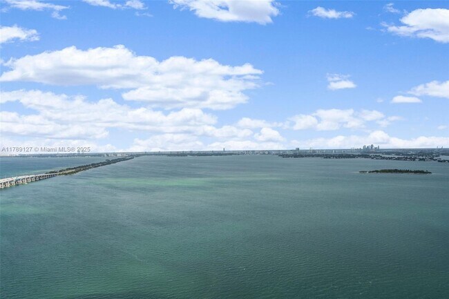 Foto del edificio - 480 NE 31st
