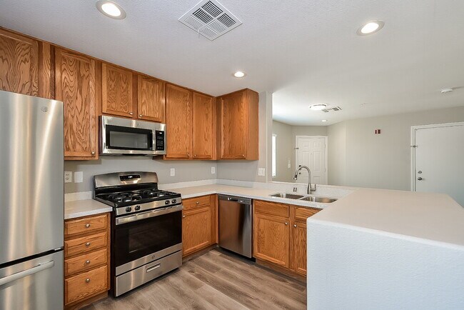 Foto del edificio - 3010 Sunrise Bay Ave