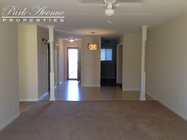 Building Photo - 3015 Old Bryan Dr