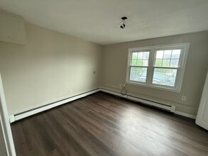 Building Photo - 20 Madison St