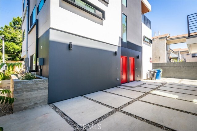 Building Photo - 5638 Woodman Ave