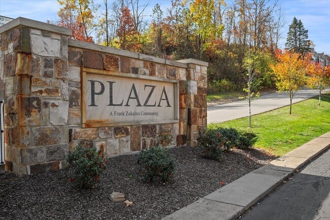 Building Photo - 400 Plaza Dr