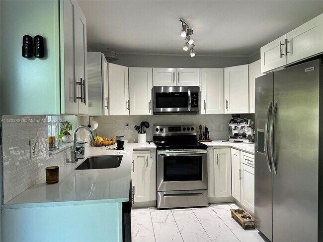 Foto del edificio - 3240 SW 66th Terrace
