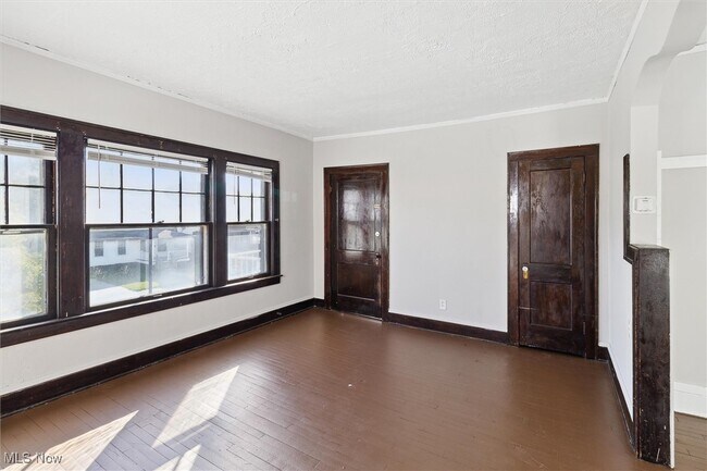 Foto del edificio - 1524 E 204th St