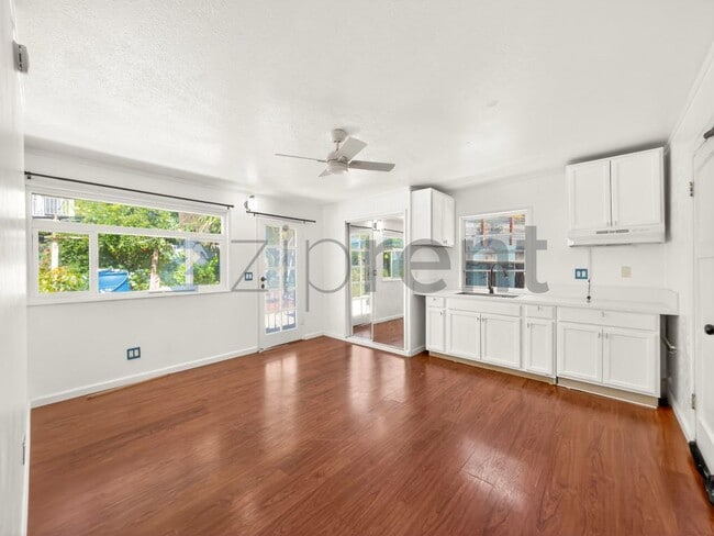 Building Photo - Unit Single bedroom