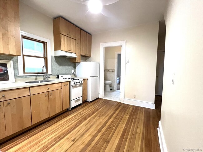 Building Photo - 241 W Broadway