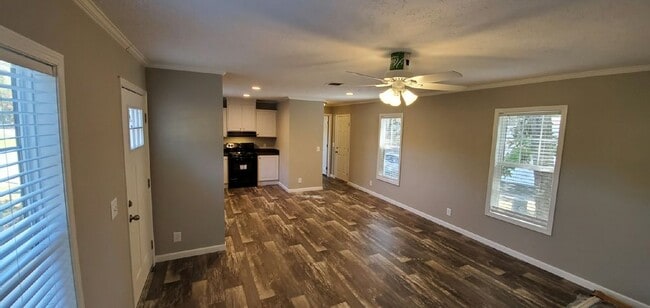 Building Photo - 1630 Balkin Rd