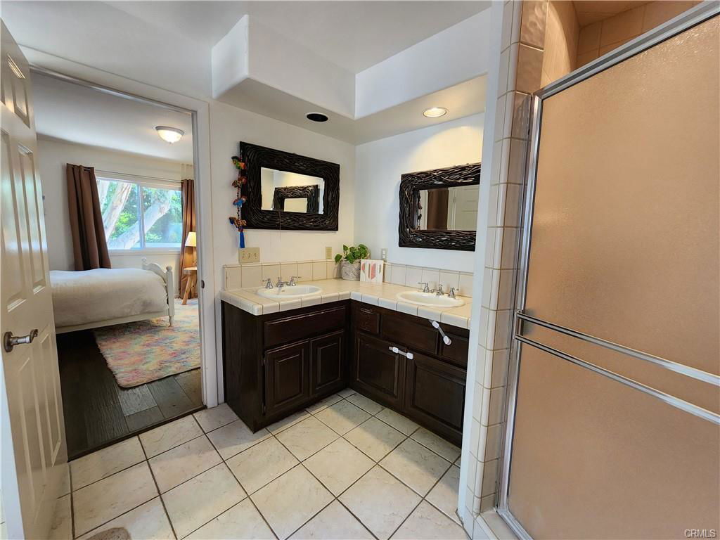 Foto principal - 23747 Oakfield Rd