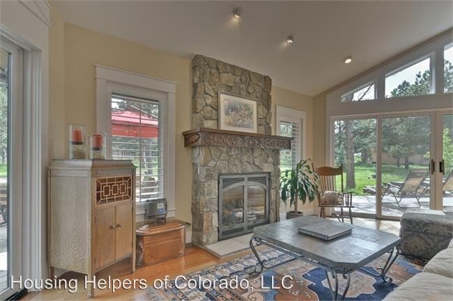 Building Photo - 2808 S Lakeridge Trail
