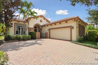 Building Photo - 9885 SW Torriente Ln