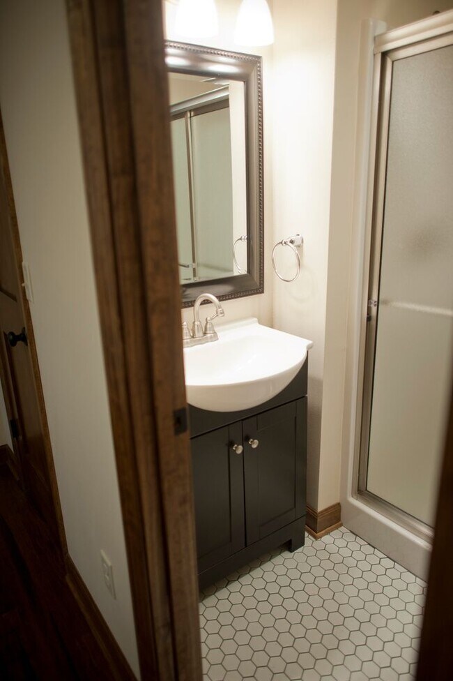 Building Photo - Beverly Lofts 103