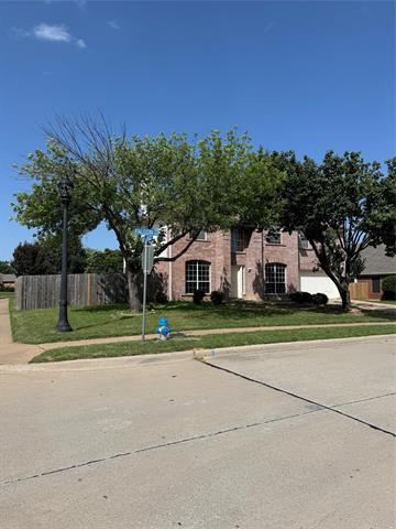 Building Photo - 1621 Falcon Dr